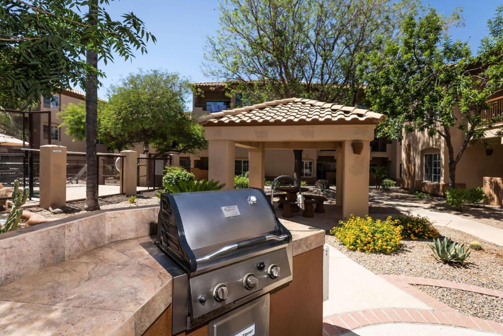 Hilton Vacation Club Scottsdale Villa Mirage photo