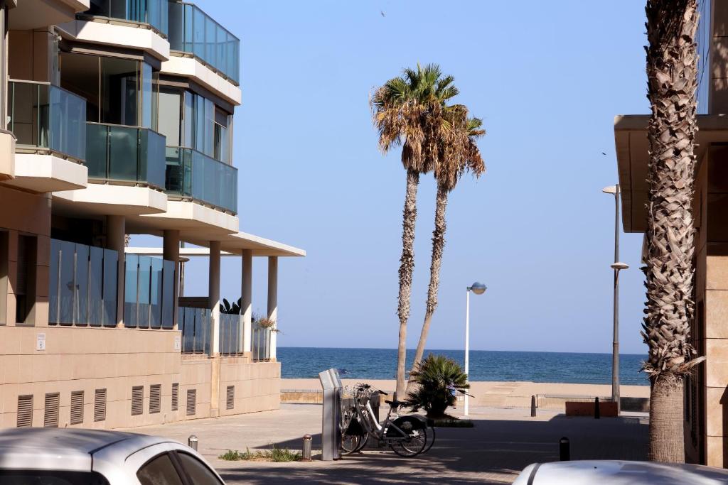 Apartamento dos habitaciones primera línea de playa, Valencia ...