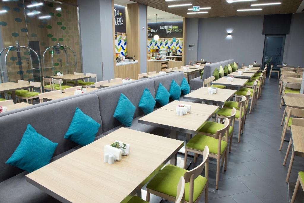 لابی و فضای عمومی Hampton by Hilton Istanbul Zeytinburnu - تصویر ۵