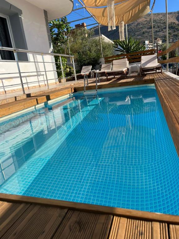 Apartments Sadiku with sea view