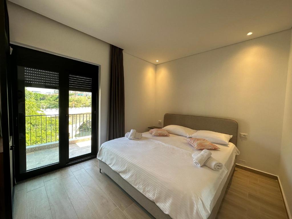 Hotel Trifoni - Image 2