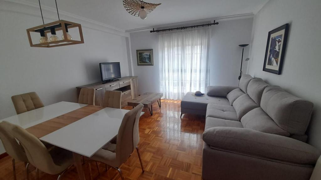 Χώρος καθιστικού στο APARTAMENTO EN CANDAS CON GARAJE