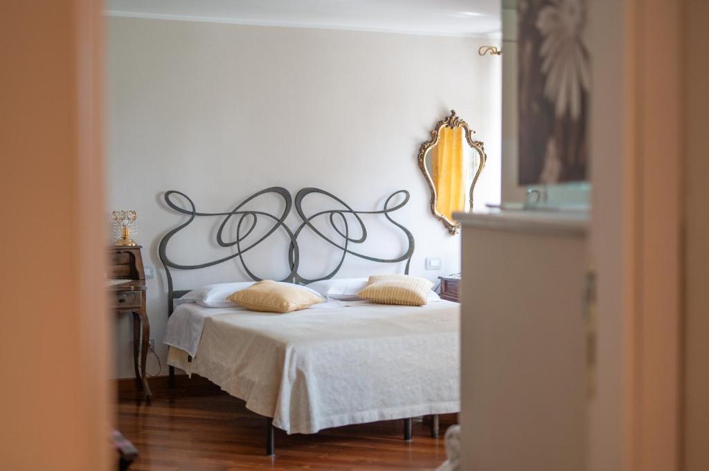 Madonna Villa Baietta - 9