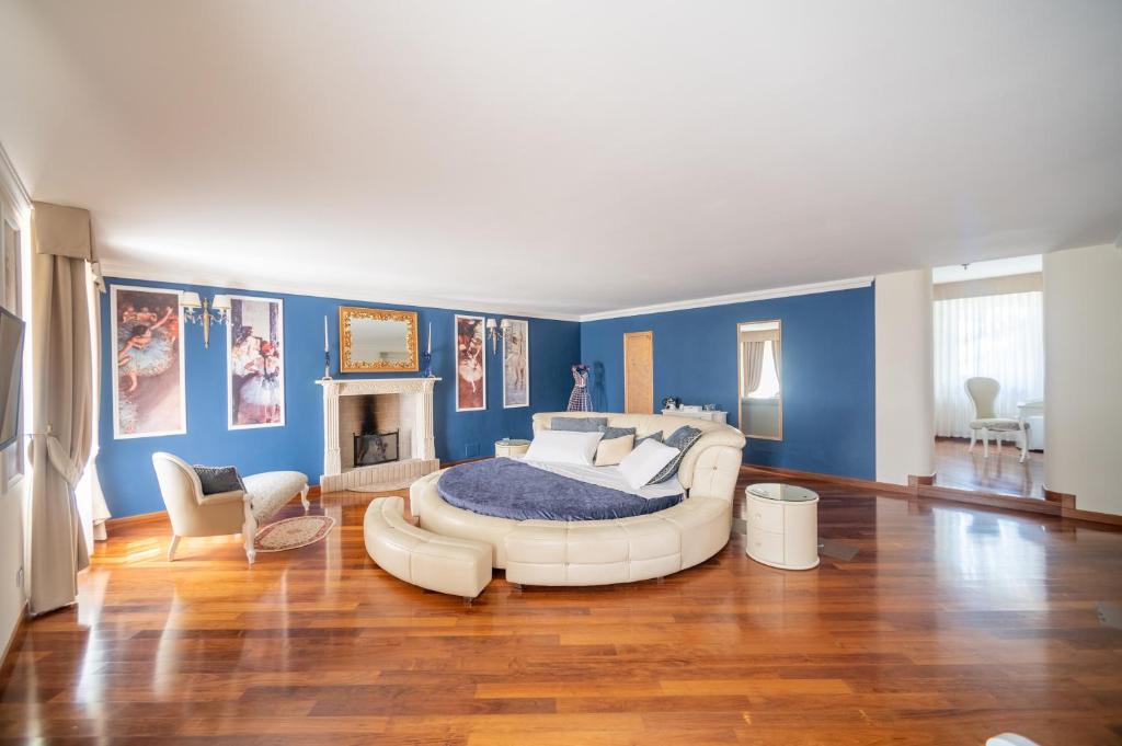 Madonna Villa Baietta - 15