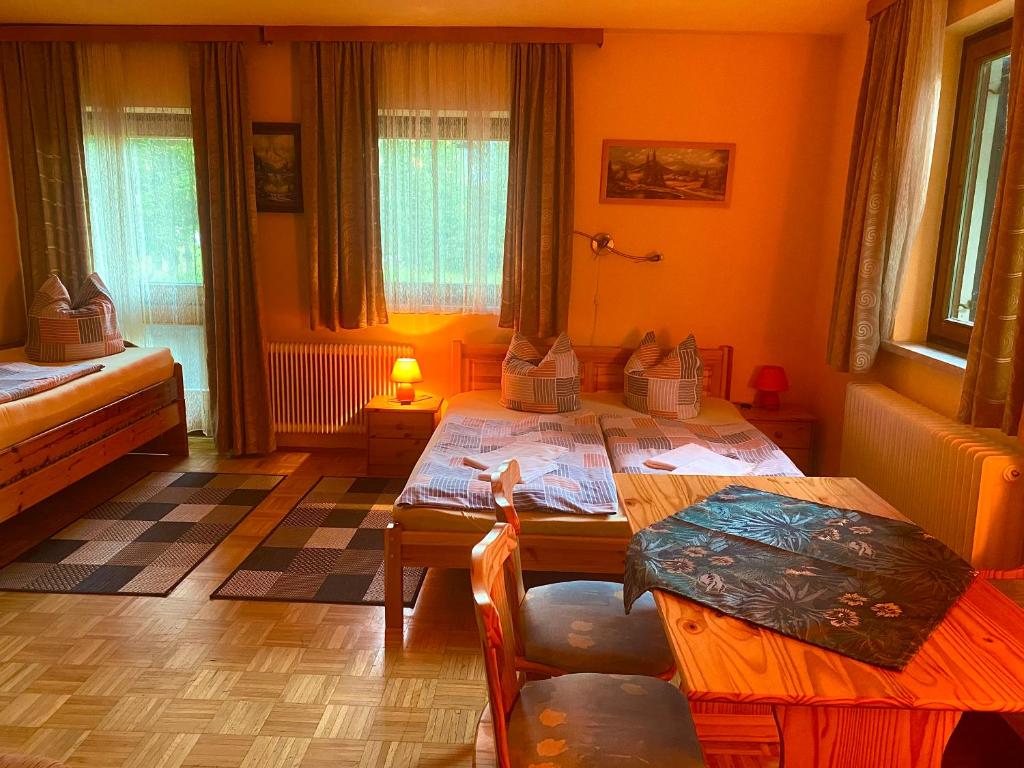 Fotografia z galérie ubytovania Pension zur Heiligen Krone v destinácii Mauterndorf