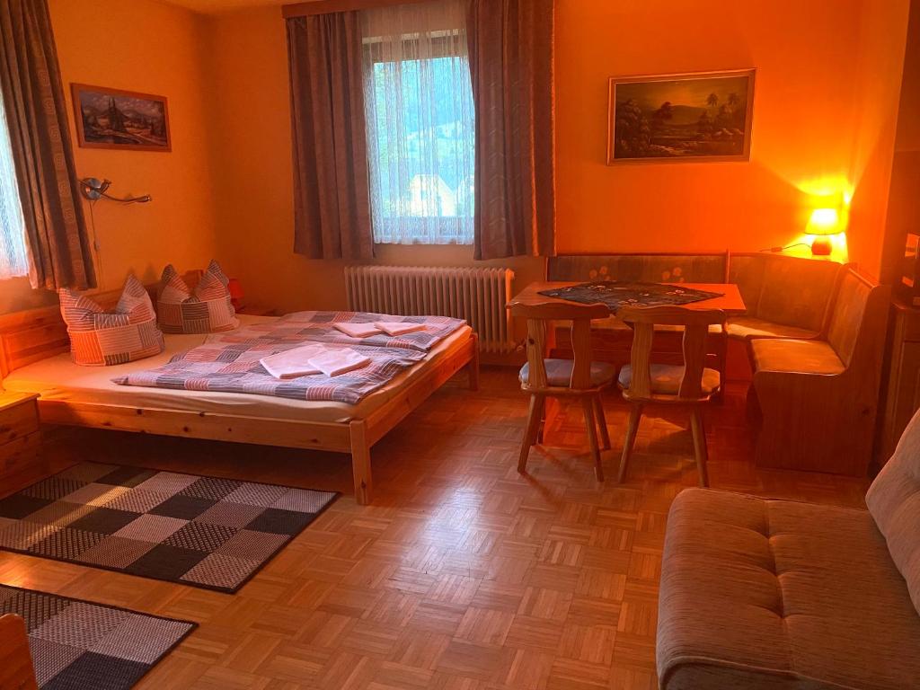 Fotografia z galérie ubytovania Pension zur Heiligen Krone v destinácii Mauterndorf