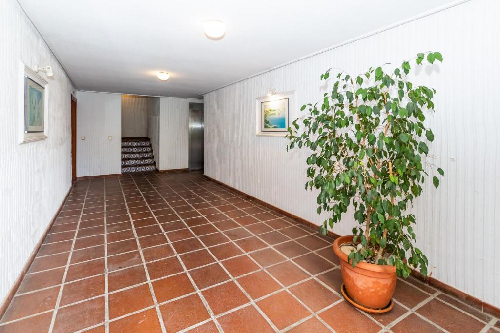2BR Albir Beach House - Parking - Pool, Albir – Updated na ...