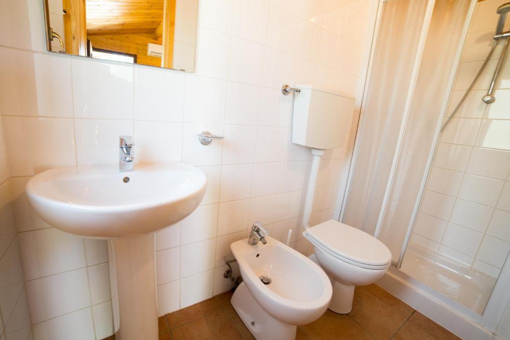 A bathroom at Camping dei Tigli