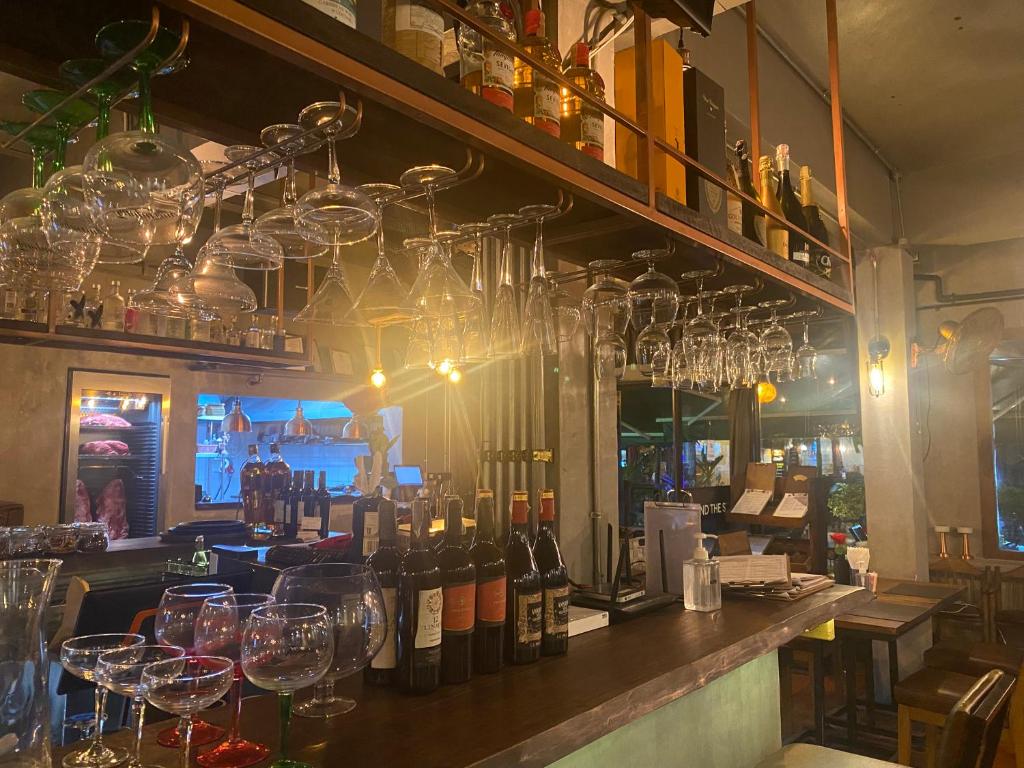 Big Boys' Bed & Burger - Patong Beach - Resim 4