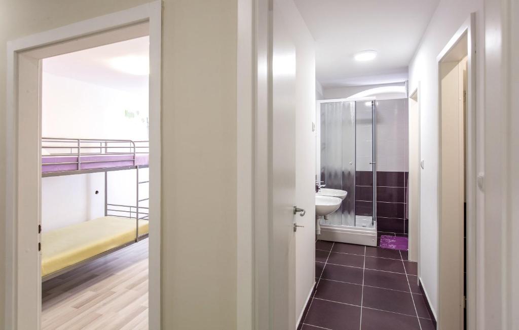 Koupelna v ubytování Downtown Hostel