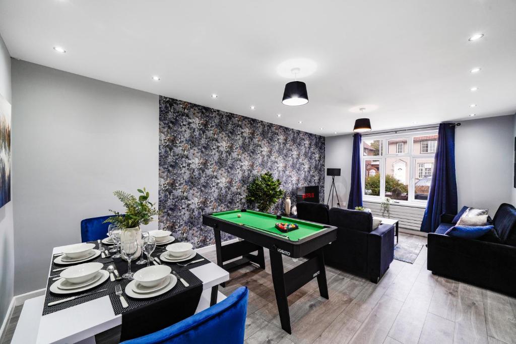 Χώρος καθιστικού στο Boutique 4 Bedroom House in London - Parking