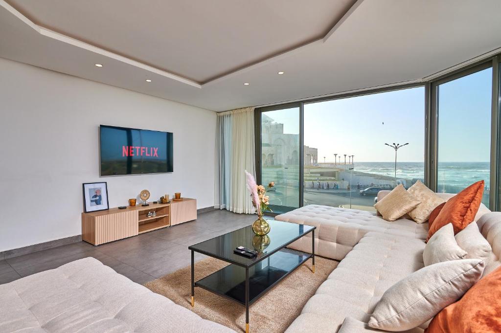 Luxury Apartment with Sea View