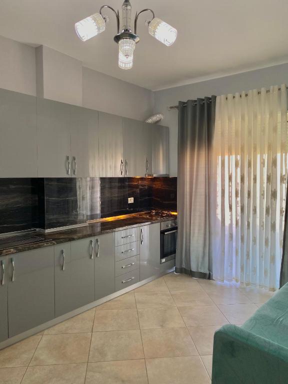 Durres Apartament Sea View - Image 5