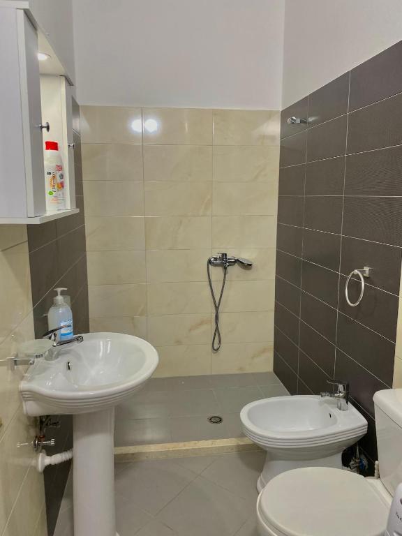 Durres Apartament Sea View - Image 3