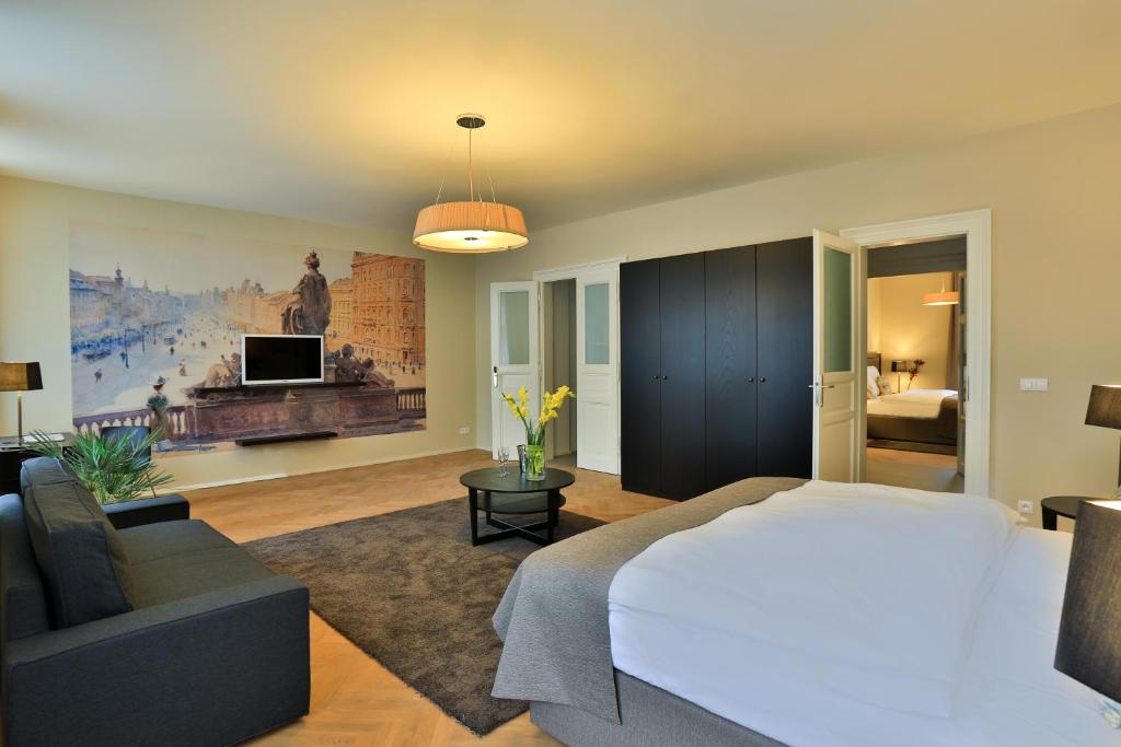 James Hotel & Apartments - Resim 20