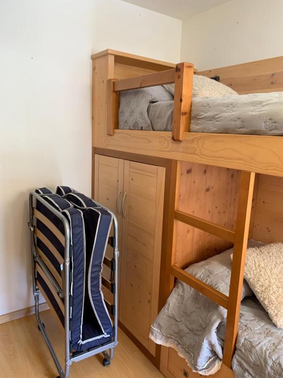 Palanda nebo palandy na pokoji v ubytování Casa Serena