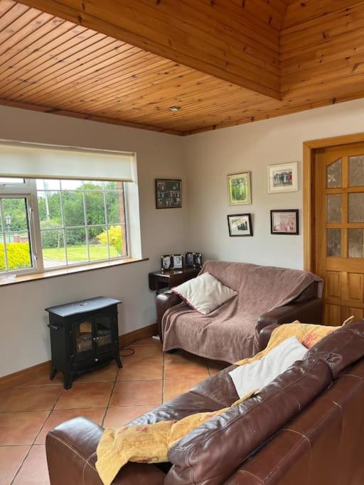 Posezení v ubytování Spacious Countryside 4BD House!