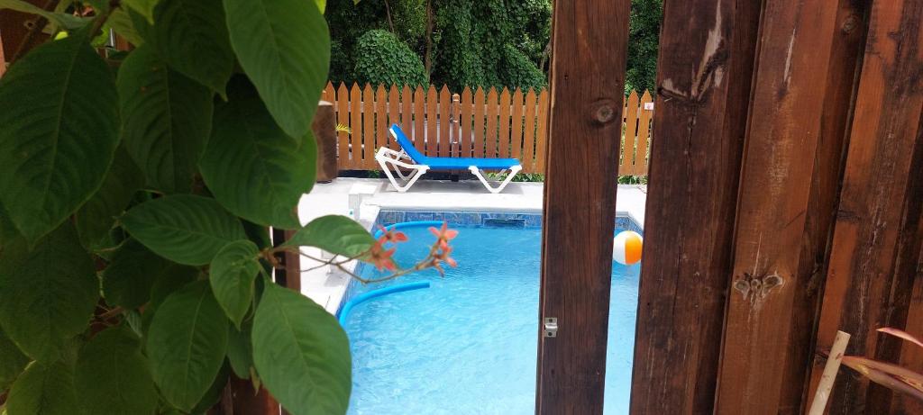 Bazén v ubytování 4Js Vacation Inc. - Luxury Studio nebo v jeho okolí
