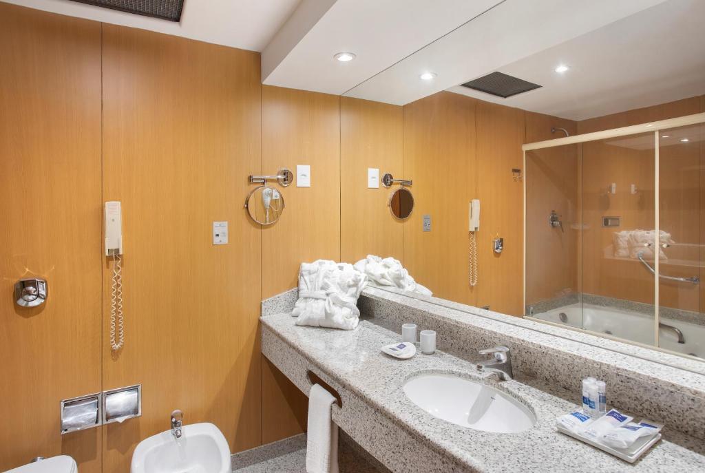 Ванная комната в Windsor Plaza Copacabana