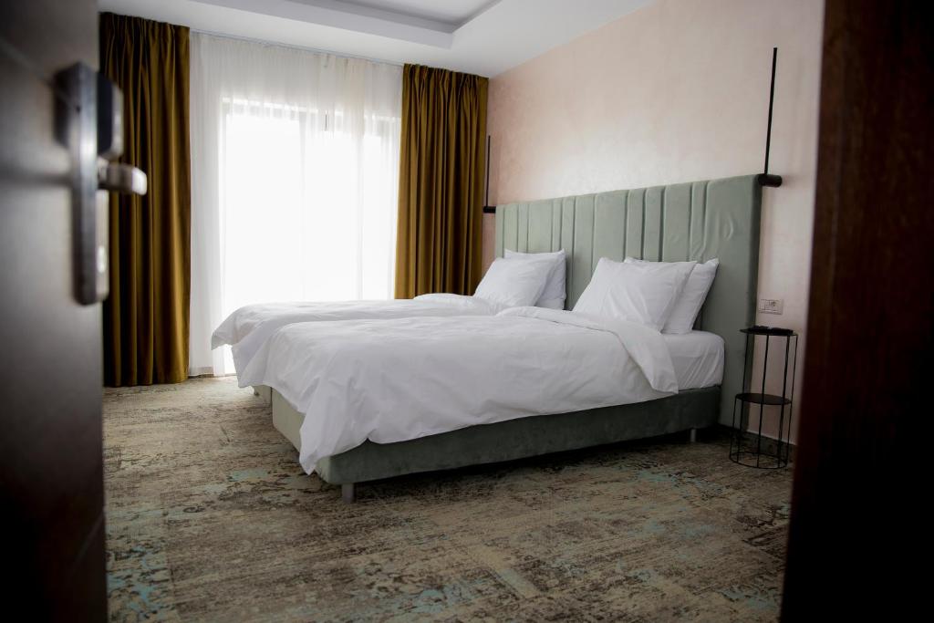 RIVER PLACE - Deluxe Double Room