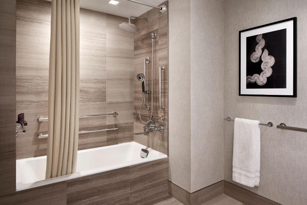 The Ritz-Carlton, Chicago - 