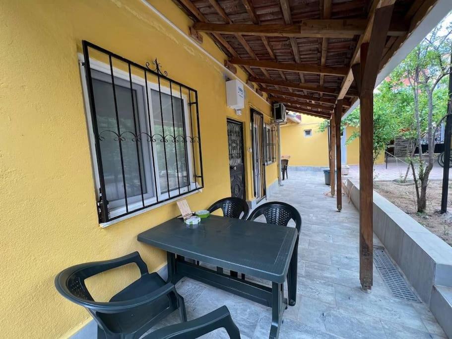 3 odalı bahçeli bbQ Antalya kalbinde ev در آنتالیا