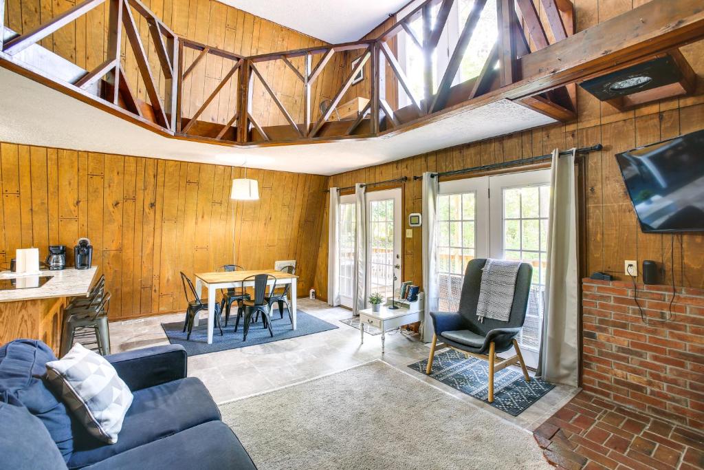 Secluded Jamestown Cabin with Fire Pit!, Jamestown (updated prices 2024)