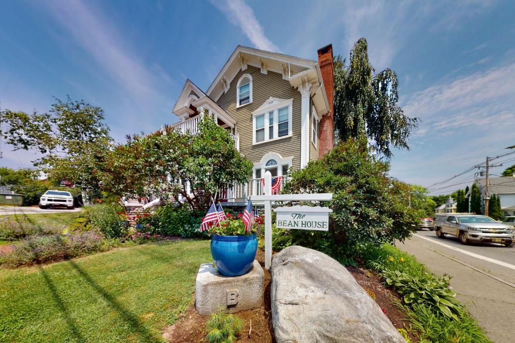 The Bean House Upstairs and Downstairs Unit, Camden (updated prices 2024)