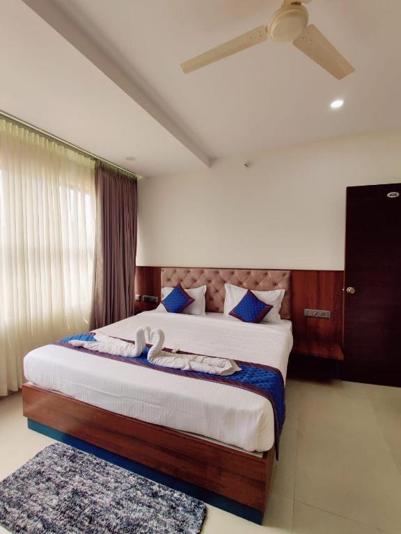 Hotel Royal Inn Lodge Dharwad - Habitación Doble De Lujo