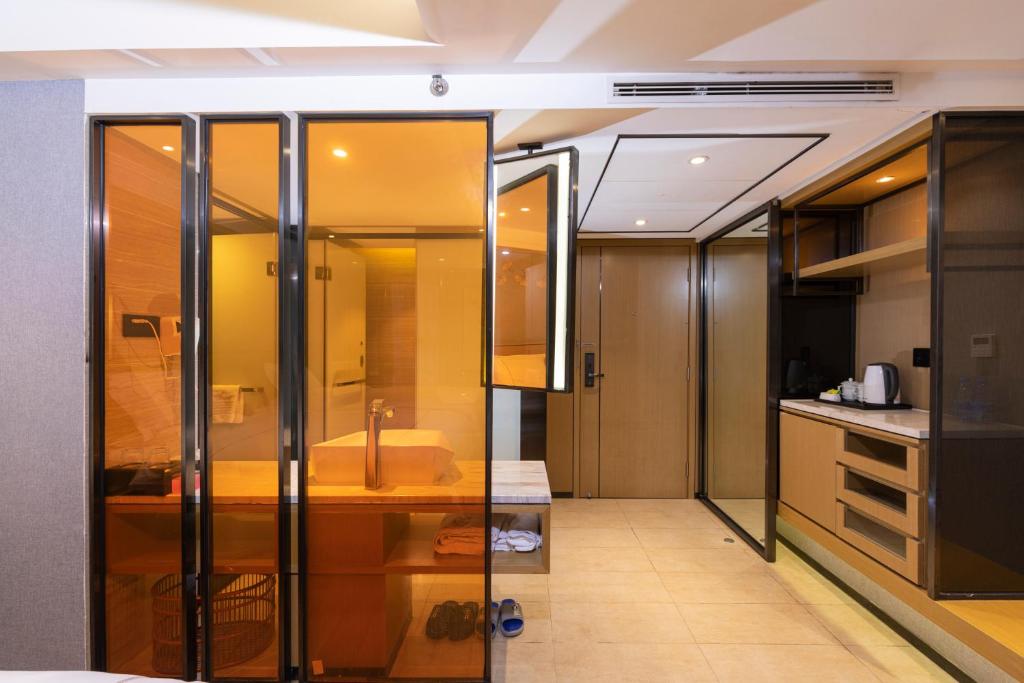 Koupelna v ubytování Orange Tree International Hotel Zhujiang New Town Huacheng Sqaure Branch - Free Shuttle Bus to Canton Fair Complex During Canton Fair Period