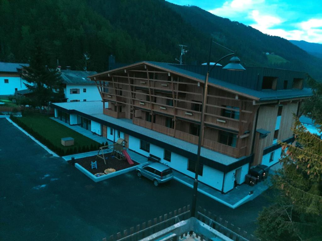 Nespecifikovaný výhled na hory nebo výhled na hory při pohledu z hotelu