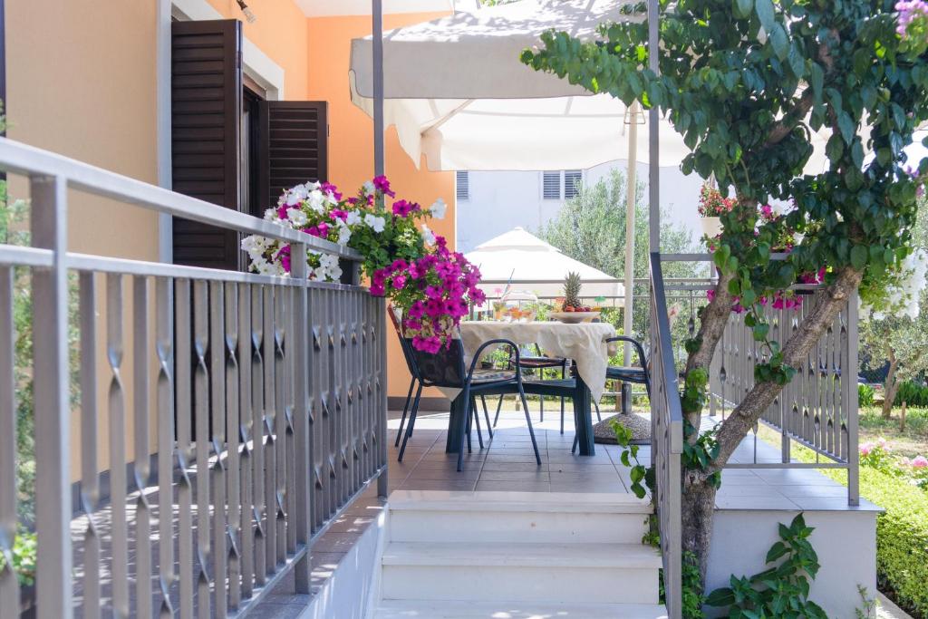 Balkón alebo terasa v ubytovaní Apartments Grgic