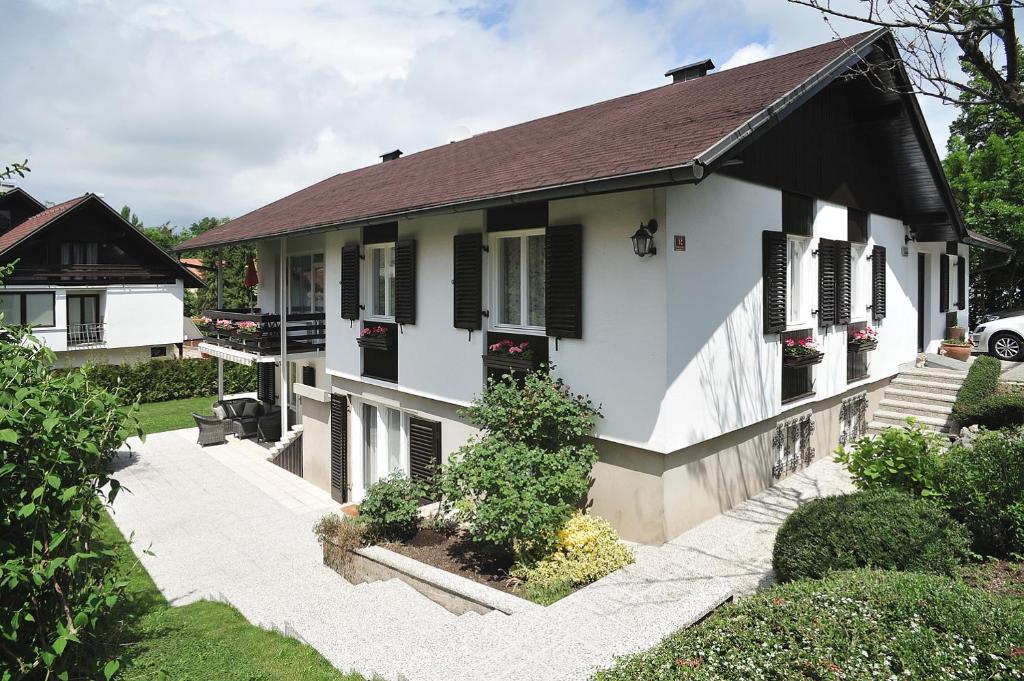 Gallery image of Apartments Villa AnnaMaria in Bled