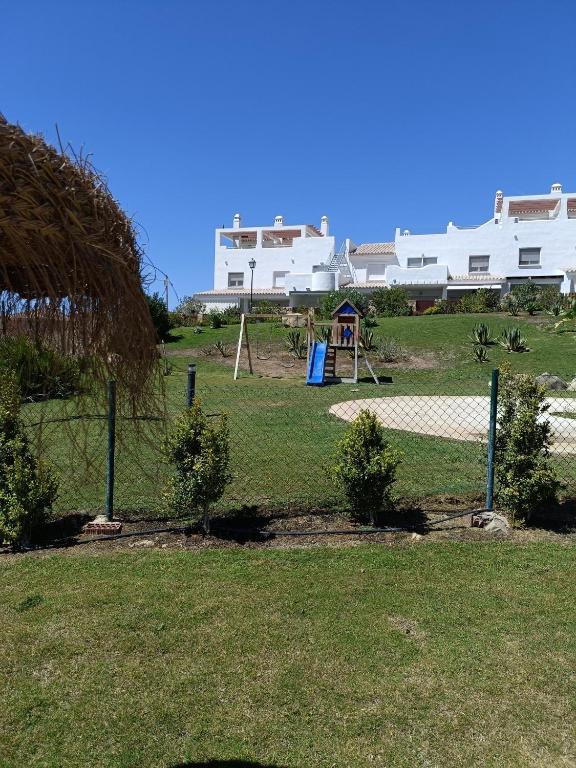 Vonkajšia záhrada v ubytovaní Casa adosada Rompeolas-Atlanterra