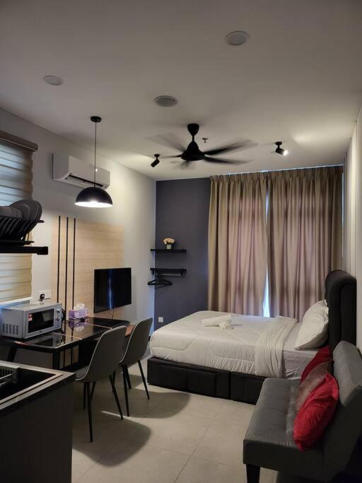 Neu Suite near KLCC Ampang Keramat Jelatek LRT station Hospital