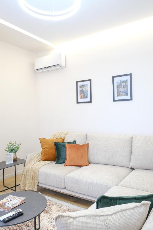 Lindi's Apartment 4/7 - Image 9