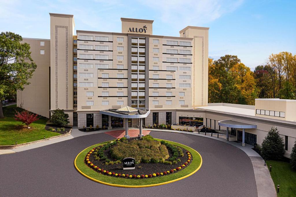 The Alloy, a DoubleTree by Hilton - Valley Forge - Housity