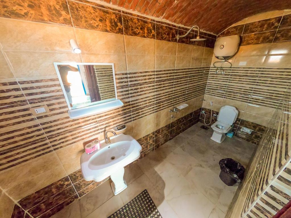 Koupelna v ubytování Aladdin Camp