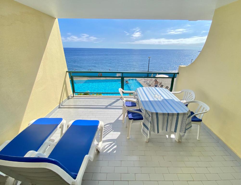 Balkón nebo terasa v ubytování Serene Seaside Praia Formosa