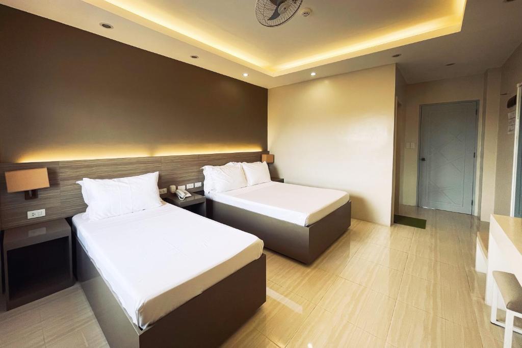 Daraga Tourist Inn - Standaard Tweepersoonskamer Met Ventilator