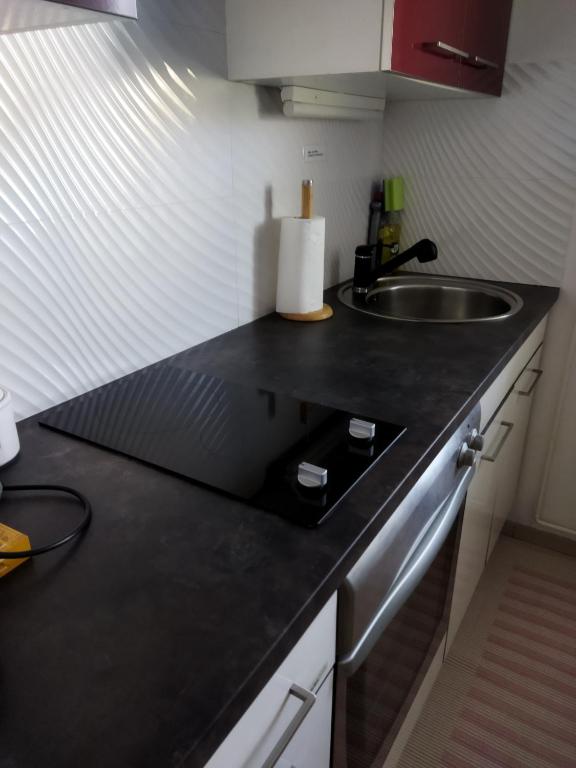 Kuchyň nebo kuchyňský kout v ubytování Apartma JERMAN - Cerknica