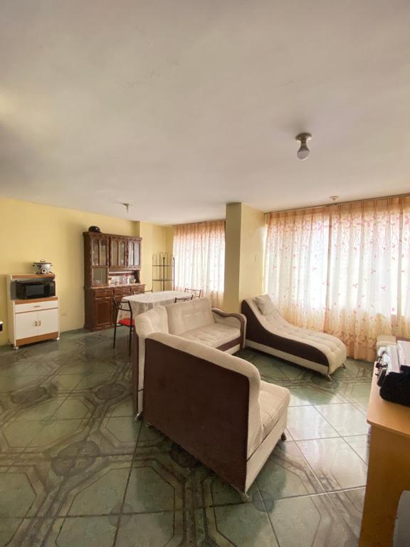 Apartamento amoblado 10min do aeroporto Chávez Lima Perú