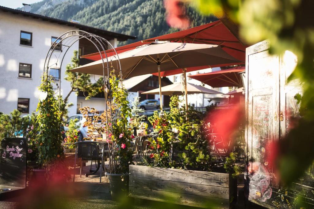 Giardino di Berghotel Basur - Das Schihotel am Arlberg
