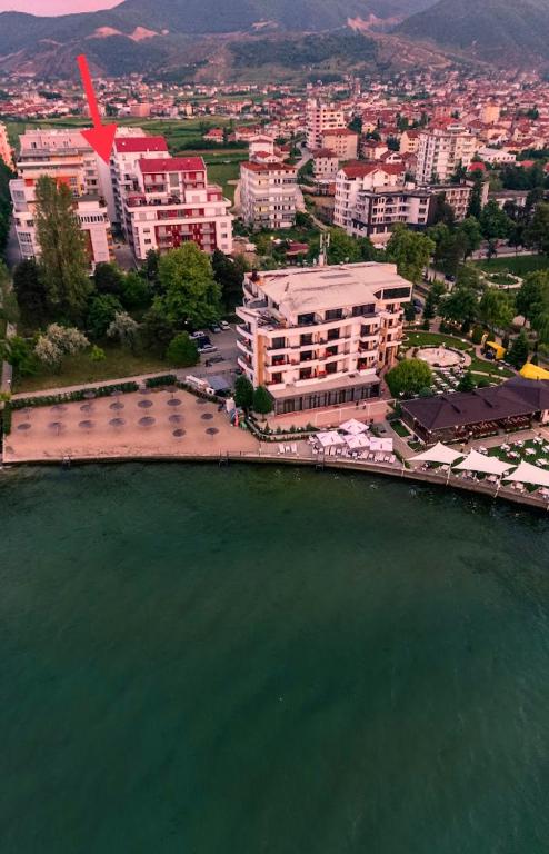 Lakeside Serenity - DESARET - Image 6