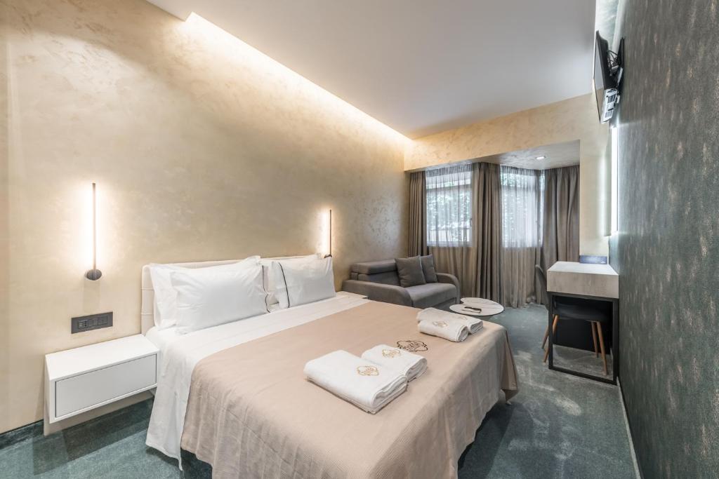 Piazza Luxury Apartments - Image 4