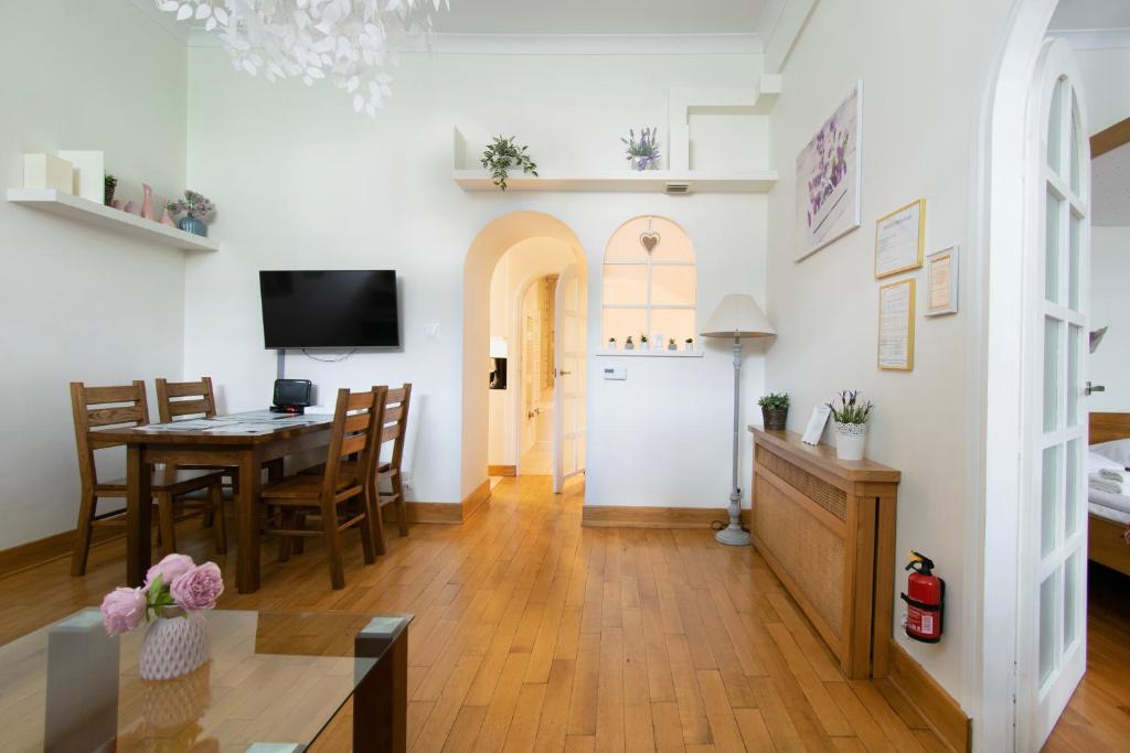 Kuchyňa alebo kuchynka v ubytovaní Stylish 2 bedroom apartment Morsztynowska street