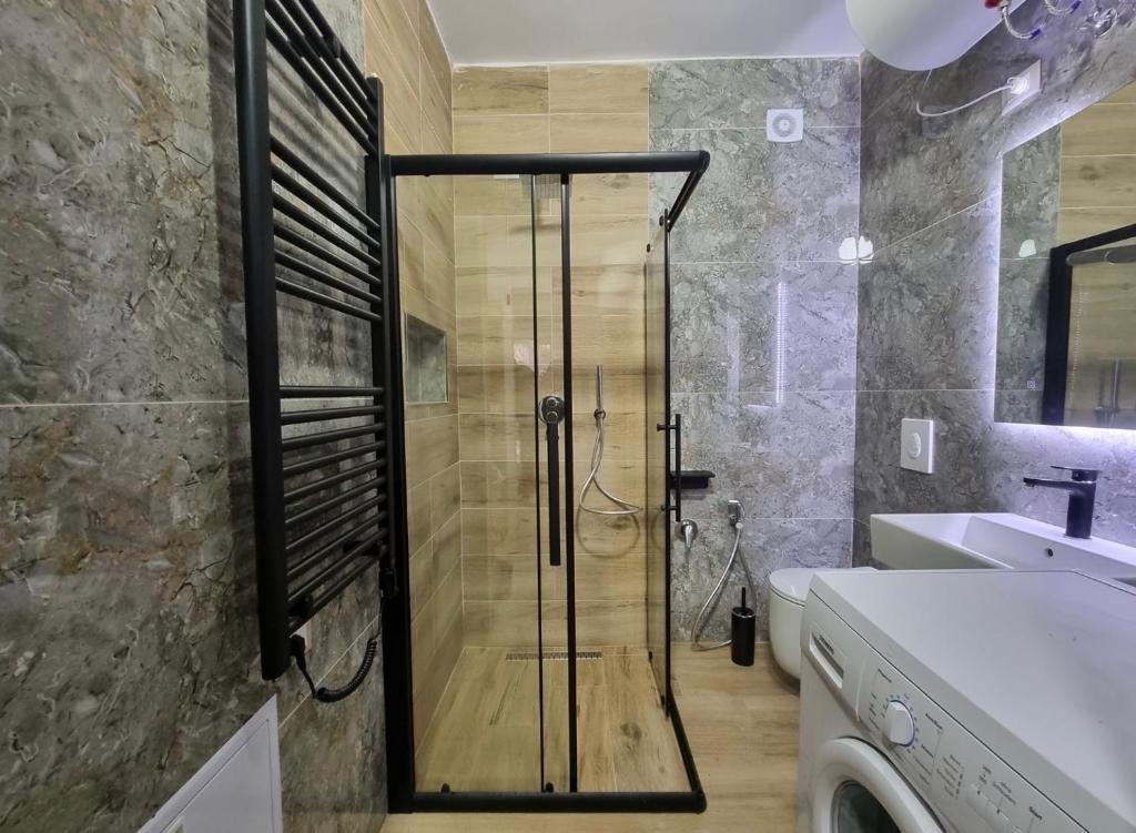 Lovely one bedroom flat in durres 2 - Image 3