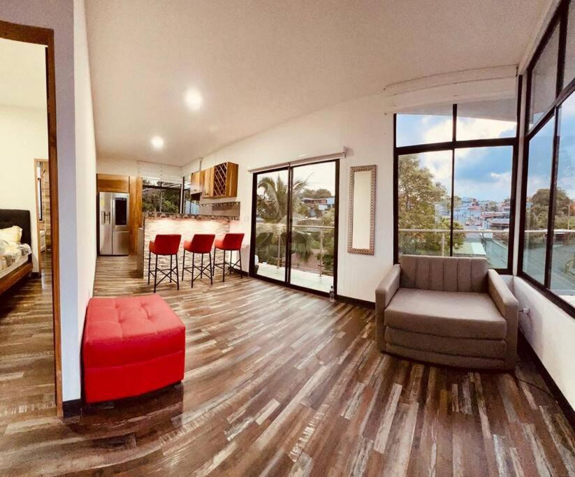 The town view (luxury apartment), Puerto Limón (updated prices 2024)