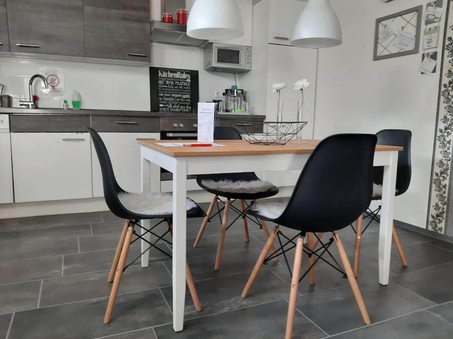 Bello Apartamento - Two-Bedroom Apartment
