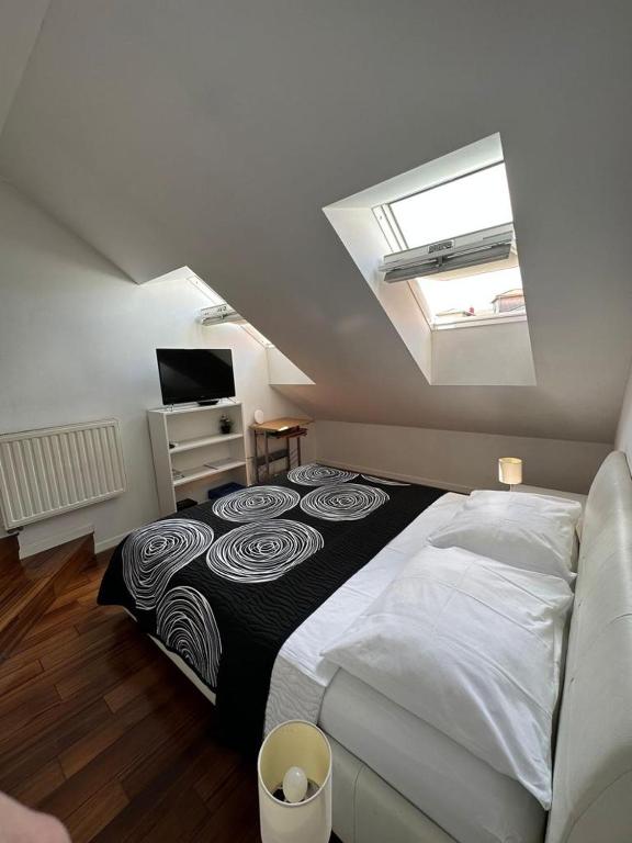 Jacuzzi Apartment - Center Zagreb - 11